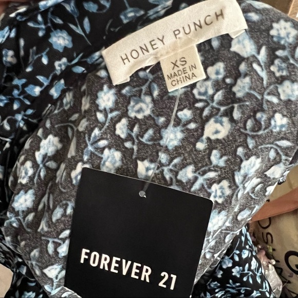 Forever 21 Black Blue Floral Peplum Long Sleeve Ruffle Blouse - Picture 5 of 5